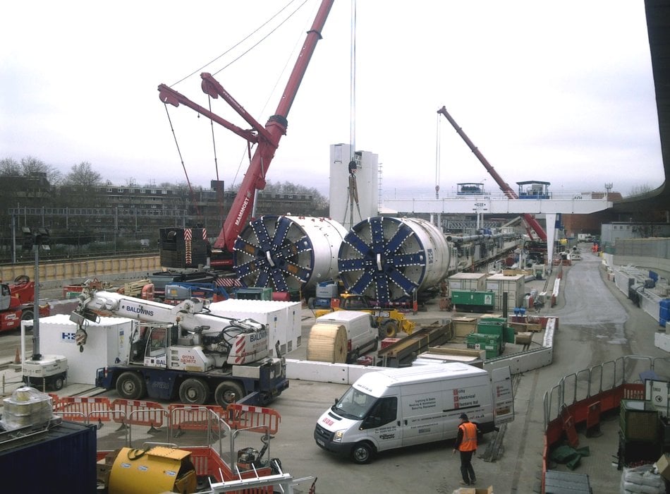 Een tunnel door de kern van Londen  Transportbanden zorgen voor een snelle bouw van een transittunnel door Centraal Londen